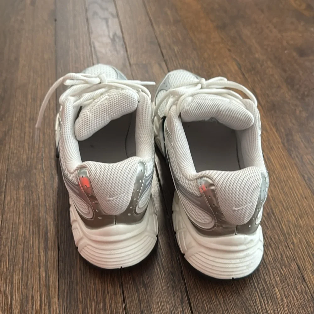 Nike V5 RNR Size 8.5 - Picture 5 of 8